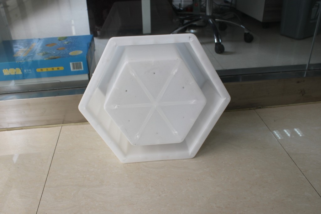什么樣的六角塊護坡模具質(zhì)量才好？